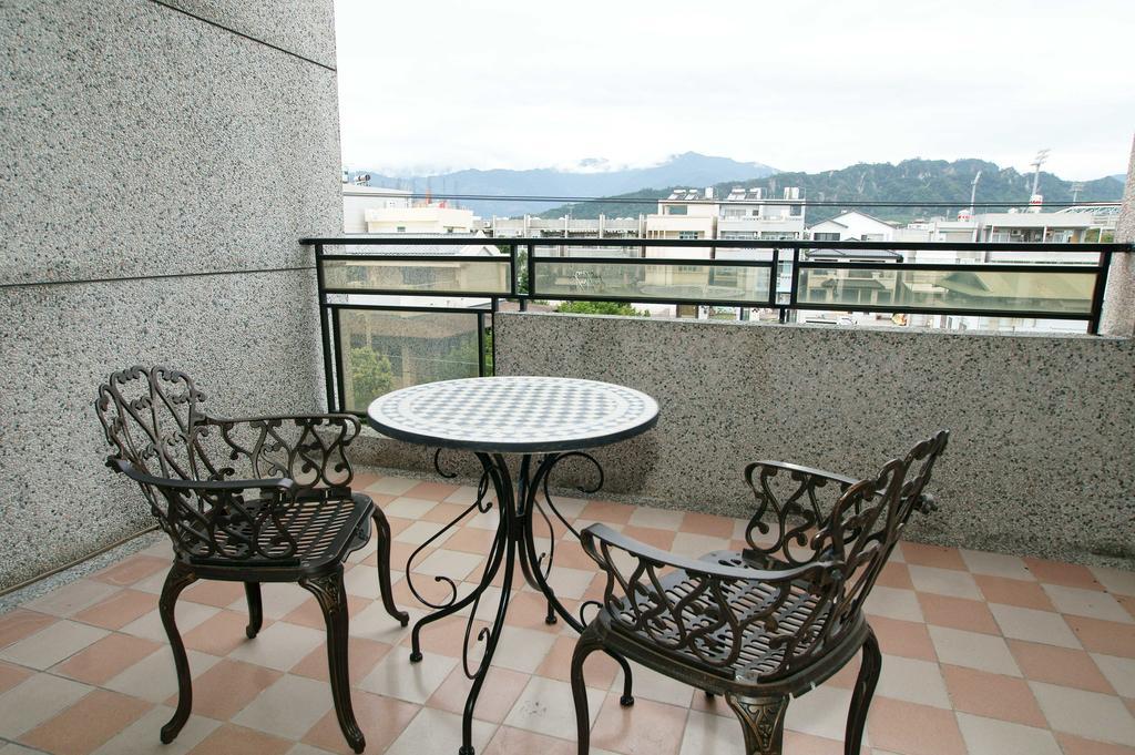 Rose Rider Guesthouse Taitung Exterior photo